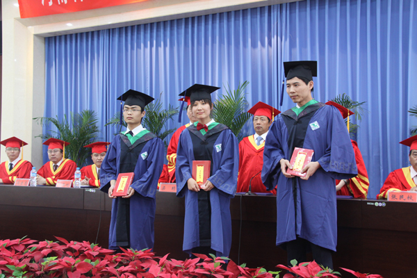 硕士学位研究生 img_9607.jpg