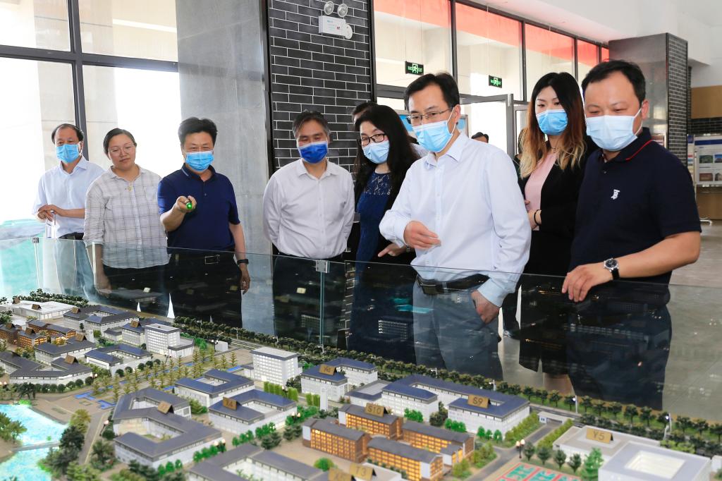 参观考察新科学院新校区